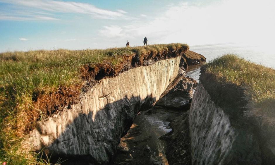 Coastal erosion reveals thawing permafrost in the Teshekpuk Lake Special Area of the National Petroleum Reserve, Alaska. Photo: USGS/Flickr