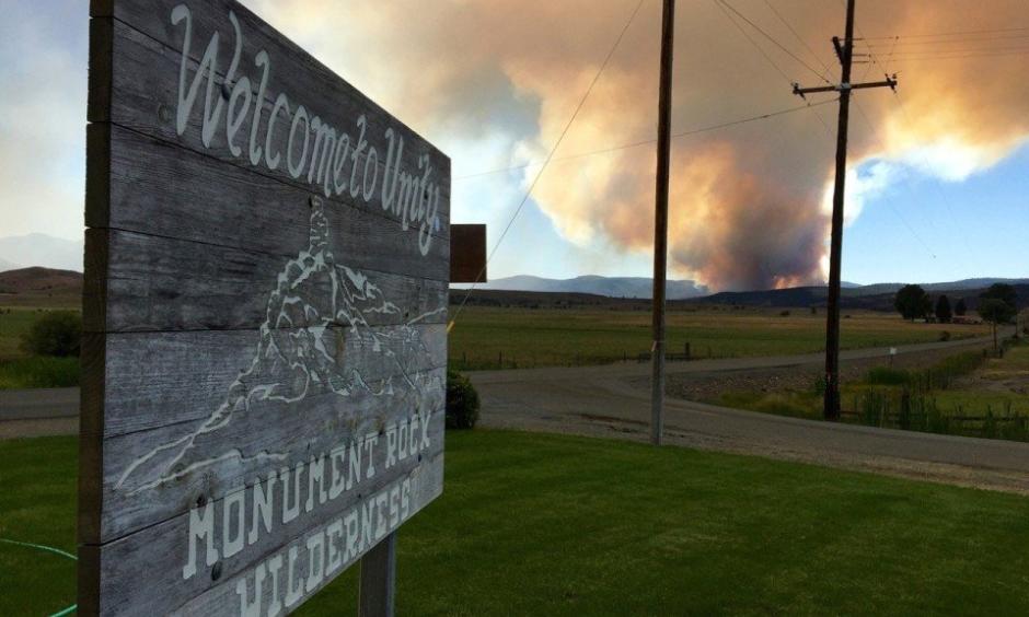 A sign in Unity on Sunday afternoon, July 31, 2016. Called the Rail fire, the blaze broke out Sunday afternoon in Eastern Oregon has firefighters busy. Photo: Les Zaitz/The Oregonian
