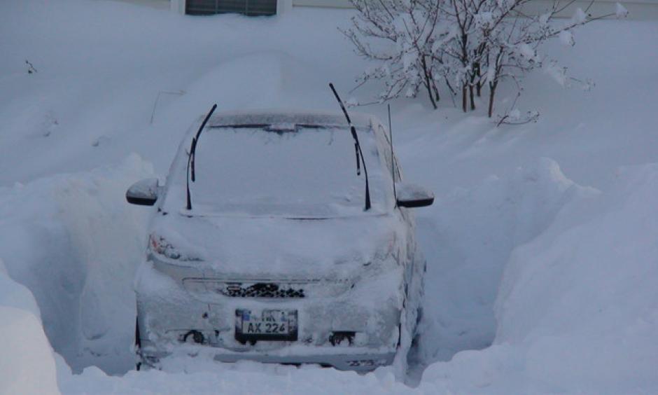 Car buried in Virginia by "Snowmageddon" on February 8, 2010. Photo: Brabus Cave, wunderphotographer