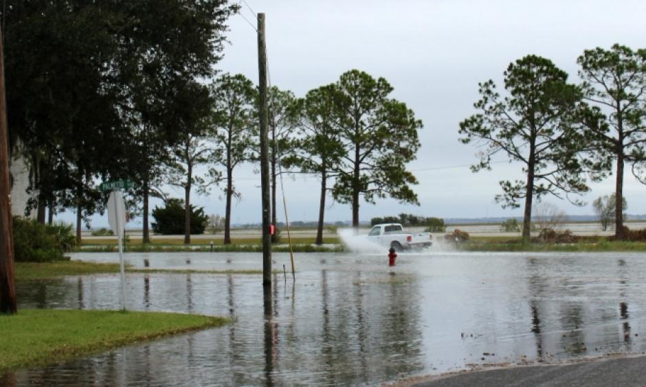 High tide flooding Sunday at the intersection of Prince and Lanier streets in Brunswick, Ga. Photo: JB Workman