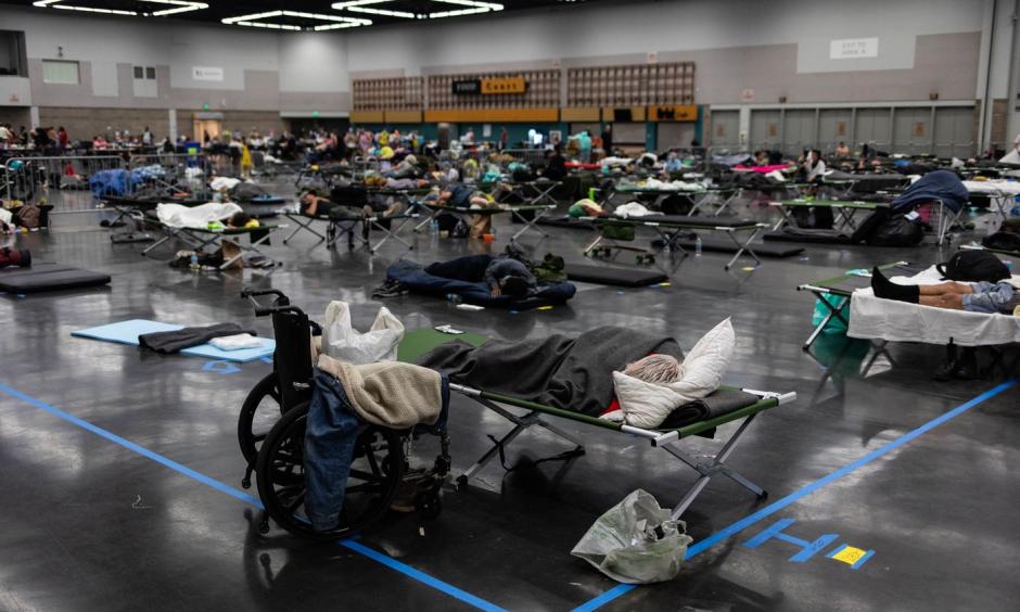 Residents at a cooling center during a heatwave in Portland, Oregon, on June 28, 2021. Photographer: Maranie Staab/Bloomberg