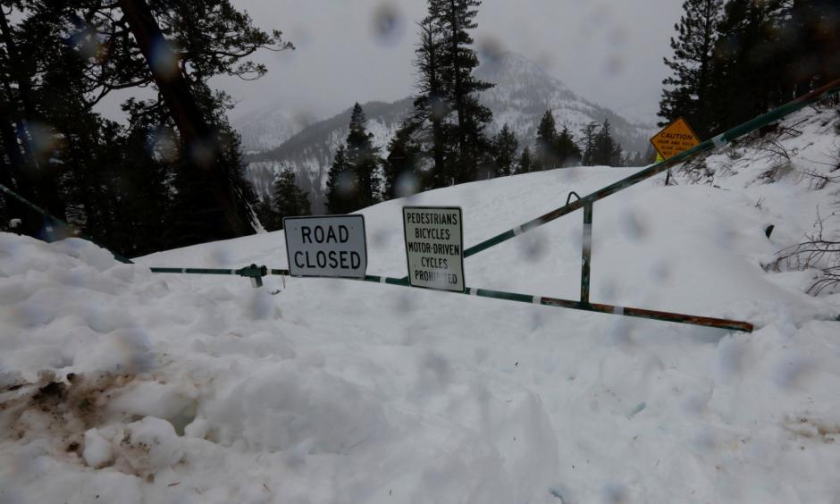 State Highway 28, which rings Lake Tahoe, is closed by snow at Crystal Bay, Calif. on Saturday. Photo: Bob Strong, Reuters