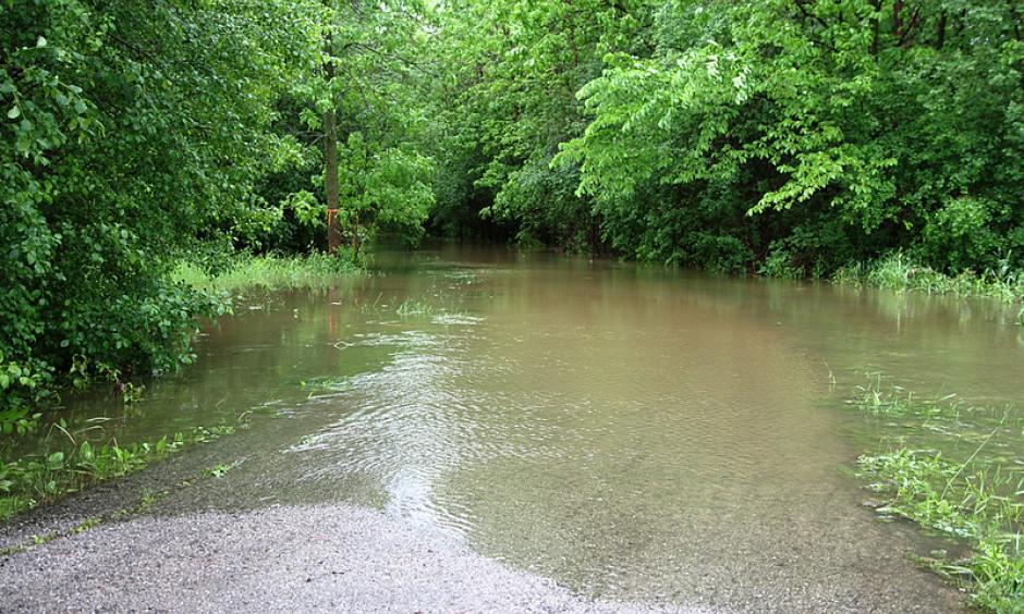 Flooding Milwaukee Wisconsin. Credit: Michael Pereckas, Flickr Creative Commons.