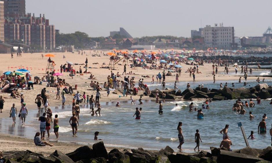 New Yorkers try to find ways to remain cool amid 90 degree temperatures and horrendous humidity. Photo: Drew Angerer, Getty Images