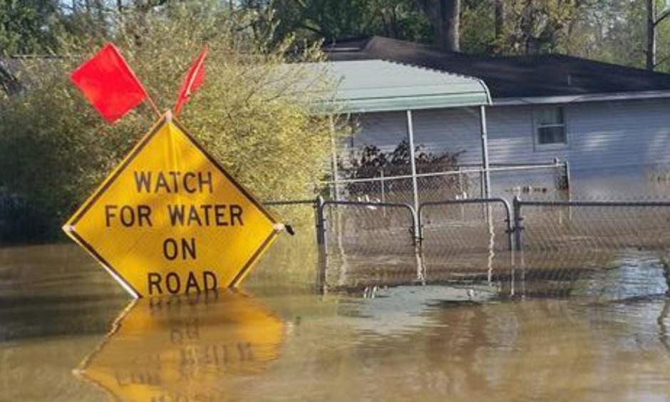 The entire town of Deweyville, Texas, is underwater. Photo: KBMT-TV
