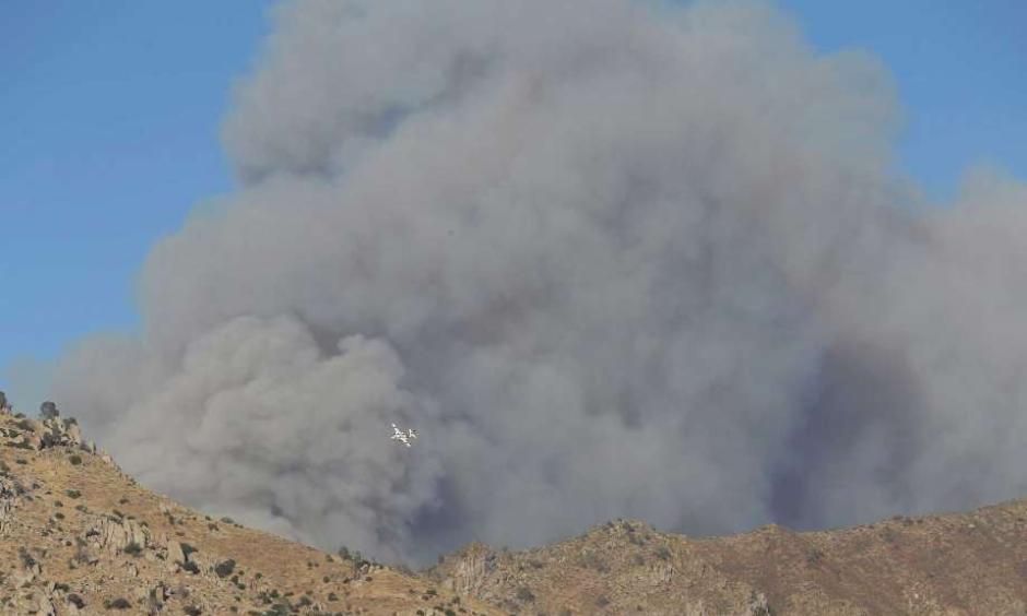 Large columns of smoke from the Erskine Fire Thursday, June 23, 2016 near Lake Isabella, Calif. could be seen from as far away as Bakersfield, Calif. The wild land fire burned over 2,000 acres and many homes in the area. Photo: Casey Christie / The Bakersfield Californian via AP