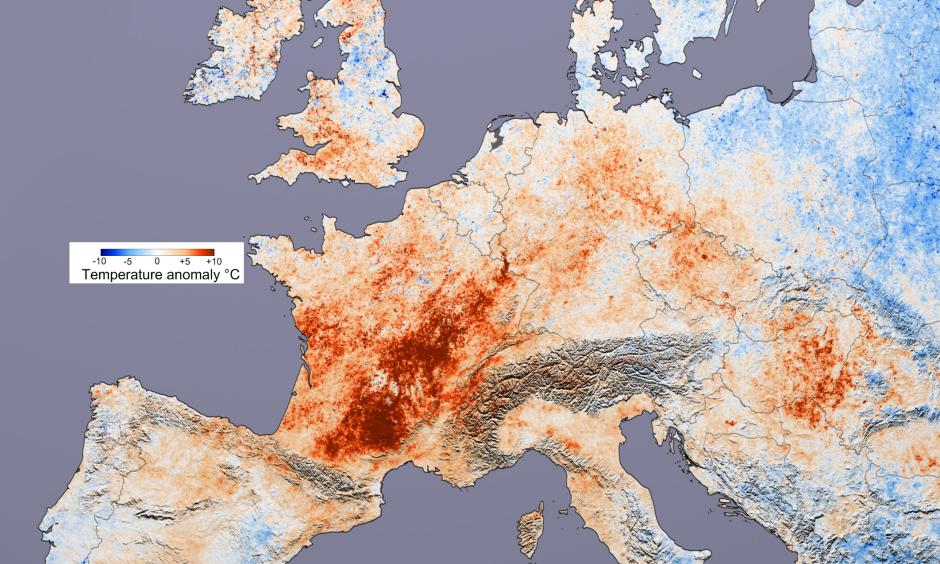 Difference in average temperature (2000, 2001, 2002 and 2004) from 2003, covering the date range of 20 July – 20 August. Image: Wikipedia