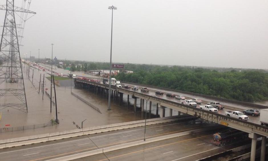 Cars turning traffic back on Beltway 8 near Hardy Toll Road. Photo: @DougMillerKHOU, Twitter