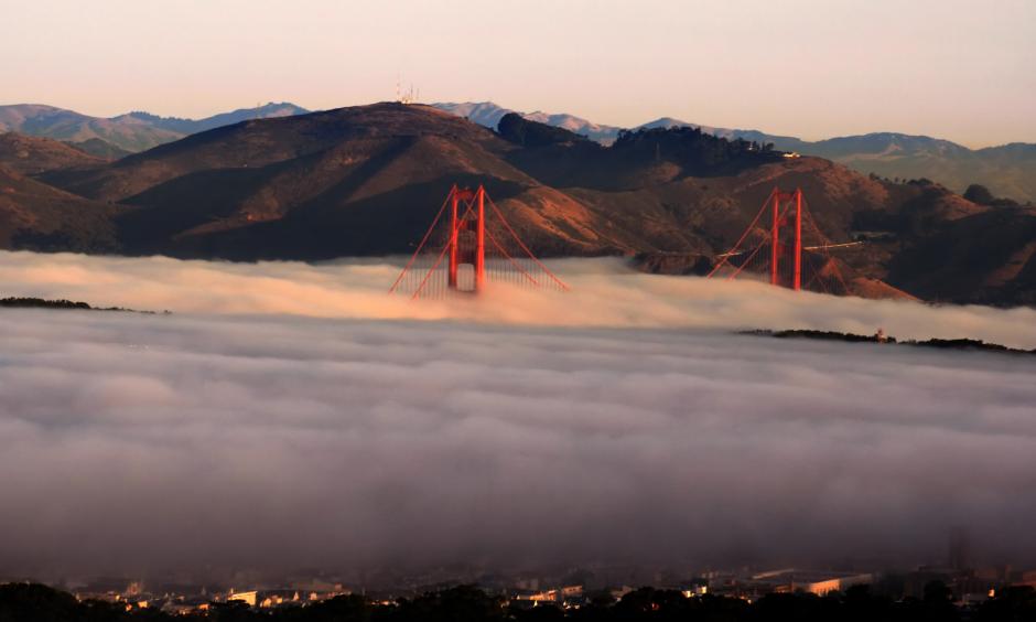 Golden Gate Bridge Photo: Brocken Inaglory