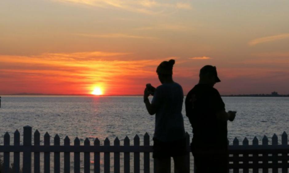 The intensifying El Nino has helped drive global temperatures to yet another record monthly high. Photo: Leigh Henningham Read more: http://www.smh.com.au/environment/climate-change/the-graphic-that-shows-why-2015-global-temperatures-are-off-the-charts-20151021-gkf8b0.html#ixzz3xi9iAkYB Follow us: @smh on Twitter | sydneymorningherald on Facebook
