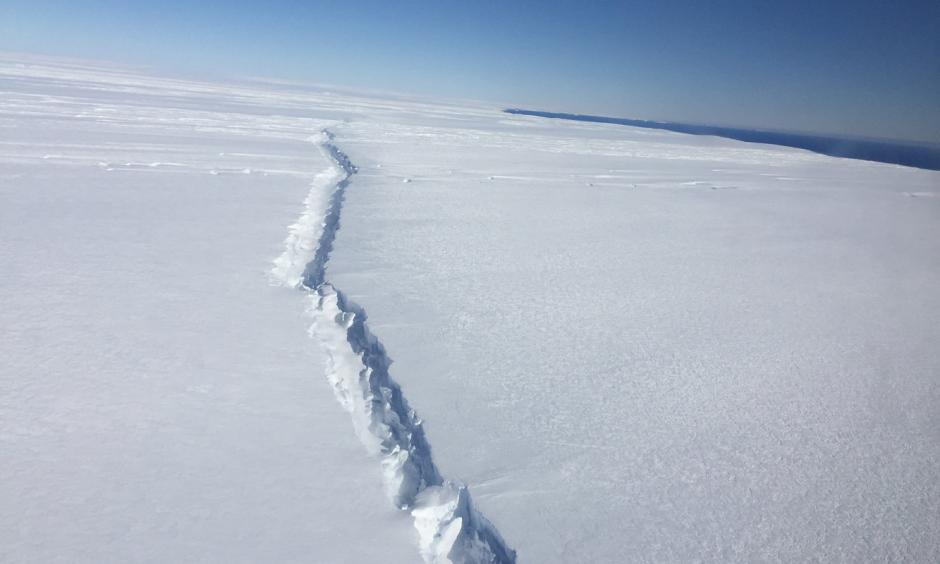 This rift in the Pine Island Glacier ice shelf is the second to form in the center of the West Antarctic ice shelf in the past three years. Credit: Nathan Kurtz/NASA This rift in the Pine Island Glacier ice shelf is the second to form in the center of the West Antarctic ice shelf in the past three years. Photo: Nathan Kurtz, NASA