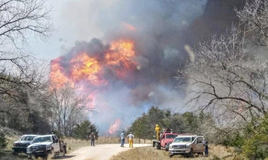 Flames up to 60 feet high exploded from the Rhea Fire near Leedey, Oklahoma, on Thursday, April 12, 2018. Photo: Courtesy Alan Broerse