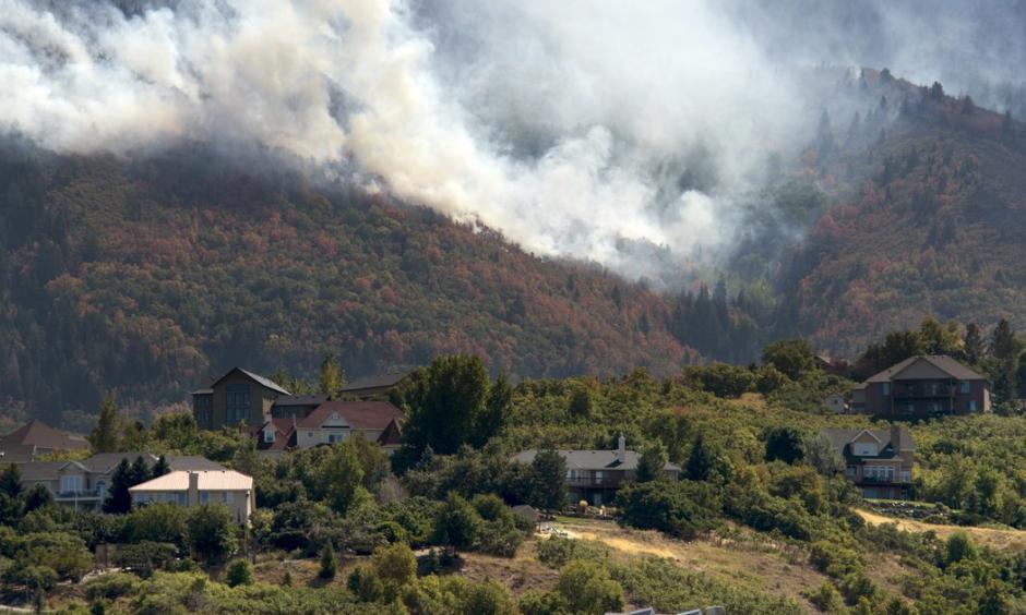The Bald Mountain Fire burns in the hills above Woodland Hills on Tuesday, Sept. 18, 2018. Photo: Rick Egan, Salt Lake Tribune