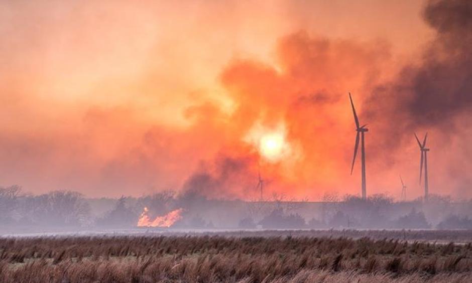 Taken SE of Seiling, #Oklahoma yesterday. #RheaFire #myOklahoma. Cred: Chris Sanner on Twitter
