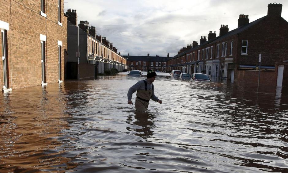 Photos: Storm Desmond flooding has broken UK rainfall records | Climate ...