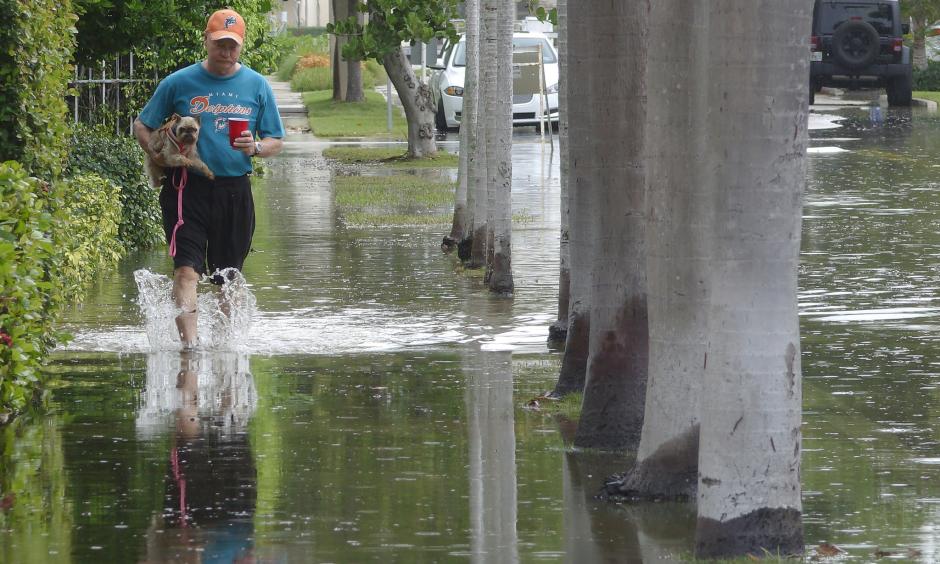 King tides flood area East of Downtown Fort Lauderdale. Photo: Joe Cavaretta