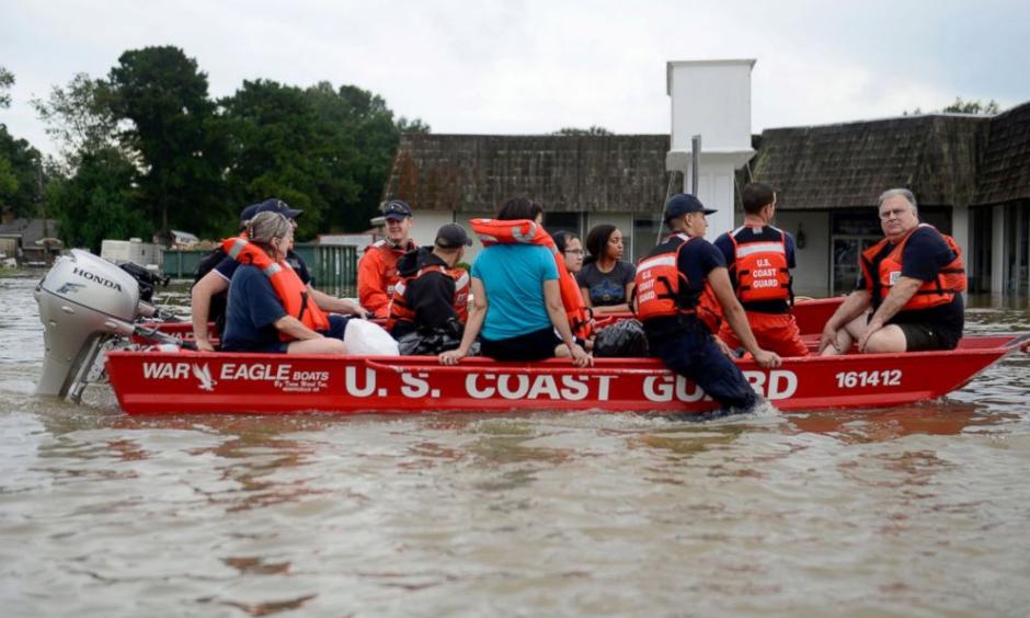 US Coast Guard evacuates people from floodwaters in Baton Rouge, Louisiana, Aug. 14, 2016. Photo: AFP, Getty Images