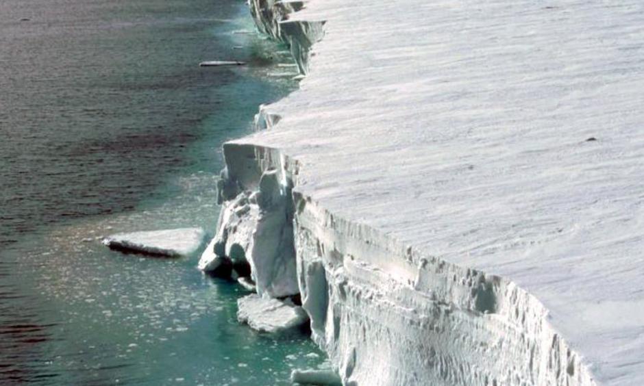 The edge of the Filchner-Ronne ice shelf in the Weddell Sea. Photo: Ralph Timmermann, AWI