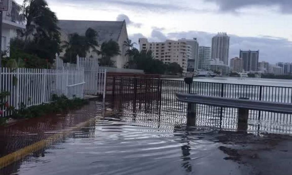The annual king tides are rising in South Florida, causing some flooding in coastal areas. Photo: Joey Flechas