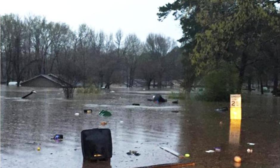 Flooding in Bossier Parish, Louisiana on March 9, 2016 submerged some houses up to their roofs. Numerous water rescues were made Tuesday night as high water started to pile up in parts of Louisiana after heavy rainfall. Photo: David Begnaud, CBS News