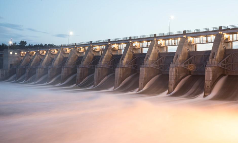 The Gavins Point Dam in South Dakota was at the heart of a difficult decision during recent flooding along the Missouri River. Photo: Jenn Ackerman and Tim Gruber, New York Times