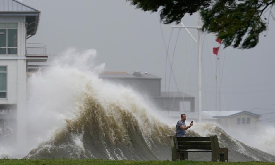 Hurricane Ida battered New Orleans with 150 mile-per-hour winds on Sunday. The storm intensified more than the National Hurricane Center’s forecast, which had called for maximum winds of 140 m.p.h. Credit: Gerald Herbert, Associated Press