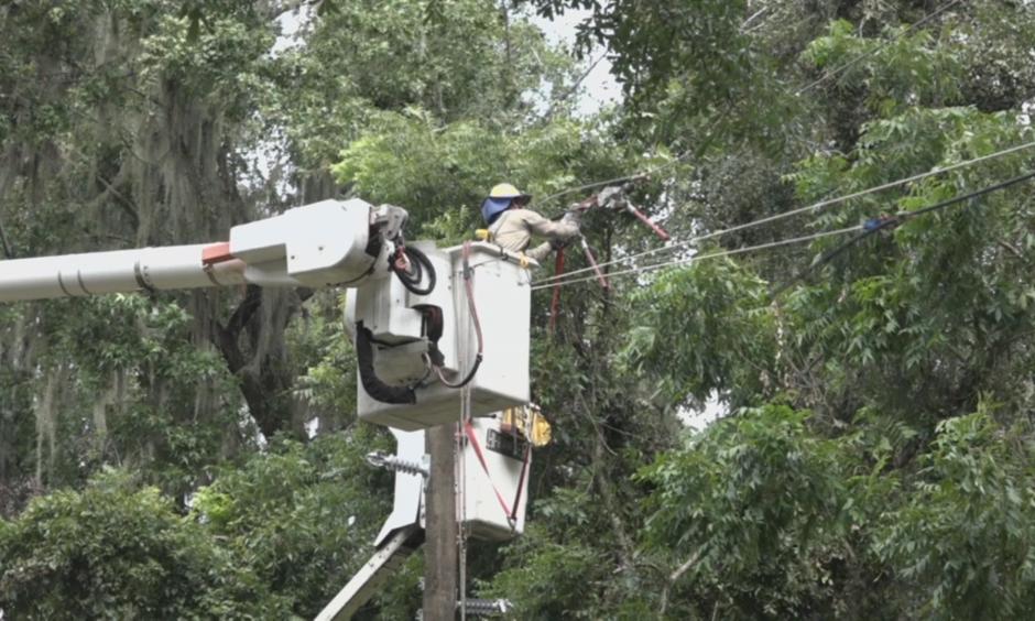 4,200 people remain without power in Tallahassee as of Wednesday night. Photo: WCTV