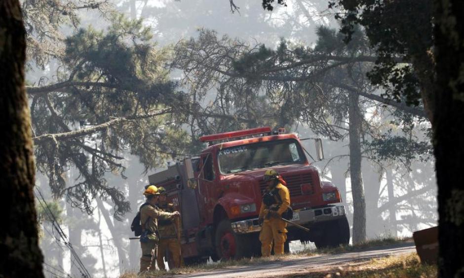 Firefighters prepare to embark on a mop-up operation during the Soberanes Fire in the mountains above Carmel Highlands, California, U.S. July 28, 2016. Photo: Michael Fiala