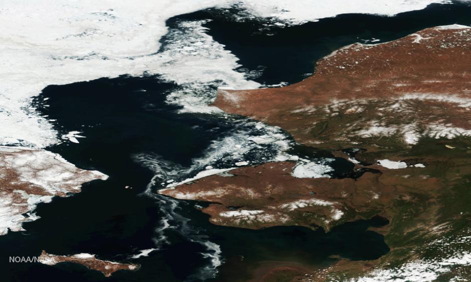 This image from the NOAA/NASA Suomi NPP satellite on May 30, 2016, highlights the Arctic ice retreat off the northwest coast of Alaska. According to the National Snow and Ice Data Center, the average Arctic sea ice extent set a new record that month, becoming the lowest extent for May since satellite observations began. Image: NOAA / NASA