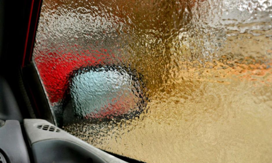 Not a thick coating, but a nice even coating of ice. Image: Inside 2