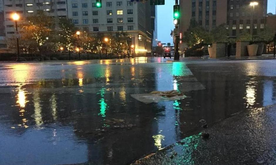 Forecasters say the rain could end by Sunday evening, but showers could still be around early Monday. Photo: Domingo Ramirez Jr., Star-Telegram