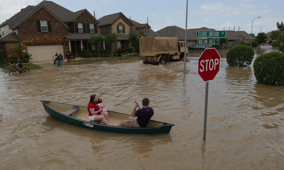 Photo: U.S. Army National Guard/1st Lt. Zachary West, Handout via Reuters