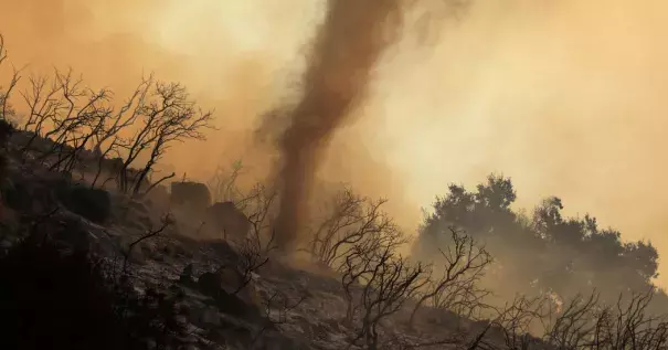 Cave Fire in Santa Barbara, Calif. Credit: David Mcnew/Reuters