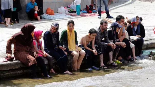 The extreme heat also encompasses parts of Saudi Arabia, Kuwait and Iran. Photo: Adebin Taherkenareh / EPA