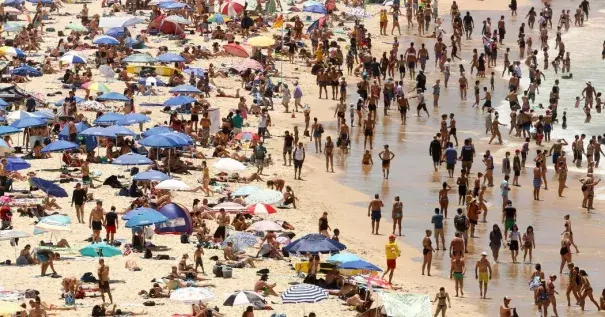Bondi Beach in Sydney, Australia, on Sunday as the temperature reached as high as 117 degrees. Photo: Glenn Campbell, European Pressphoto Agency