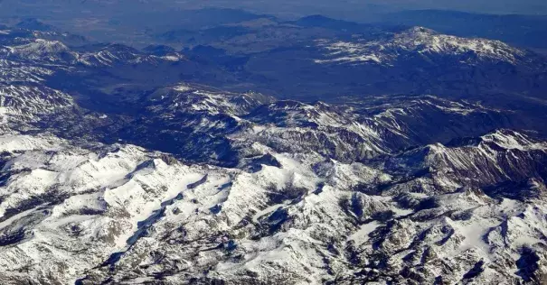 Snow partially covered the Sierra Nevada in central California the first week of April 2016. Photo: Henry Fountain/The New York Times