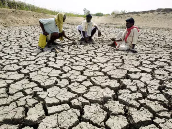 India's poorest areas most vulnerable to heat waves, as planning targets cities. Photo: Reuters