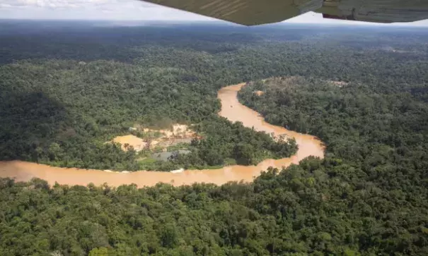 The Amazon rainforest has a cooling effect that helps stabilise the climate. (Credit: João Laet/The Guardian)