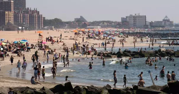 New Yorkers try to find ways to remain cool amid 90 degree temperatures and horrendous humidity. Photo: Drew Angerer, Getty Images