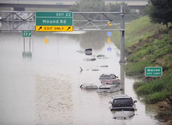 Stranded cars on I-696 on Tuesday at the city limits of Warren, Mich., a suburb of Detroit. ImageL David Coates/Detroit News, via Associated Press