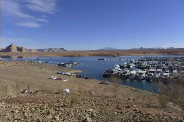 The main boat ramp at Wahweap Marina was unusable due to low water levels in Lake Powell in December 2021. An auxiliary boat ramp was still open. (Photo & Caption Credit: Heather Sackett/Aspen Journalism)