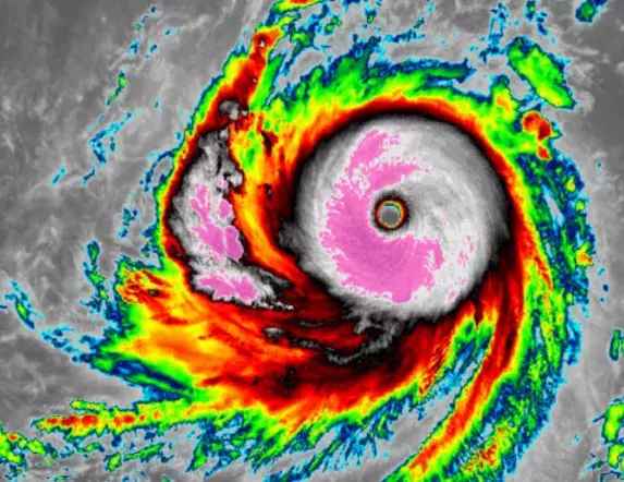 Super Typhoon Soudelor in the northwest Pacific Ocean ballooned from the equivalent of a category 2 to a category 4 in just 12 hours. Image: University of Wisconsin/CIMSS/JMA/Himawari-8