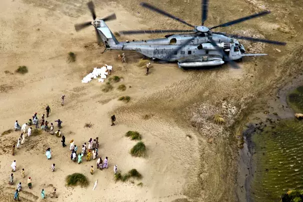 US helping Pakistanis during the 2010 floods. Photo: United States Army