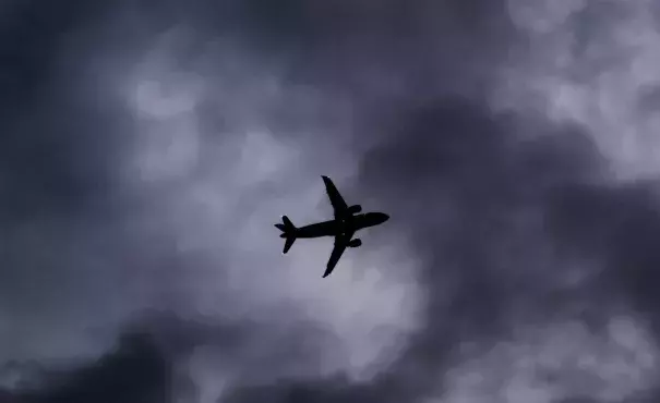 wonky jet stream causes turbulence 