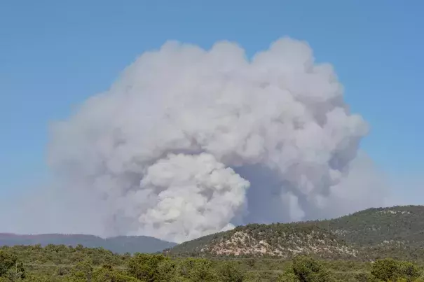 Smoke billows from the 2022 Calf Canyon/Hermits Peak fire in New Mexico. (Credit: William Fullerton / Getty Images)