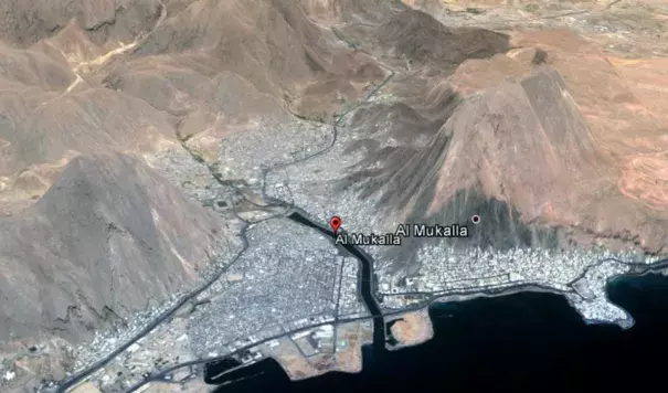 Steep hillsides surround the city of Mukalla on the central Yemen coast. Image: Google Images, via Stu Ostro, The Weather Channel