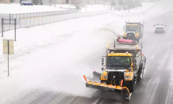 Snow plows clear Interstate 29 Thursday, April 11, 2019 in Sioux Falls, S.D. I 29 is still closed from Sioux Falls to the North Dakota border, while Interstate 90 remains shuttered from Sioux Falls to New Underwood. Photo: Briana Sanchez, Argus Leader via USA TODAY NETWORK