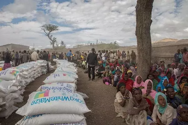 Ziway Dugda district communities wait for food distribution at Ogolcha food center in a drought-stricken area of Ethiopia during a Jan. 31, 2016, visit by U.N. Secretary-General Ban Ki-moon. Photo: Mulugeta Ayene, Associated Press