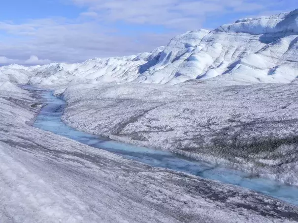 Photo taken from a place at the edge of inlandic ice sheet, Greenland, where the ice thickness is about 2000 ft (600 m). Photo: statu-nascendi, Getty Images