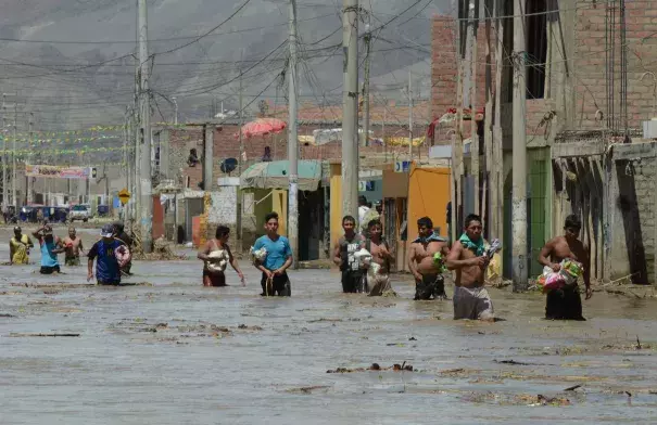 Flooding in Peru has left tens of thousands of people homeless, following the global trend of extreme weather made more likely by climate change. Photo: Getty Images